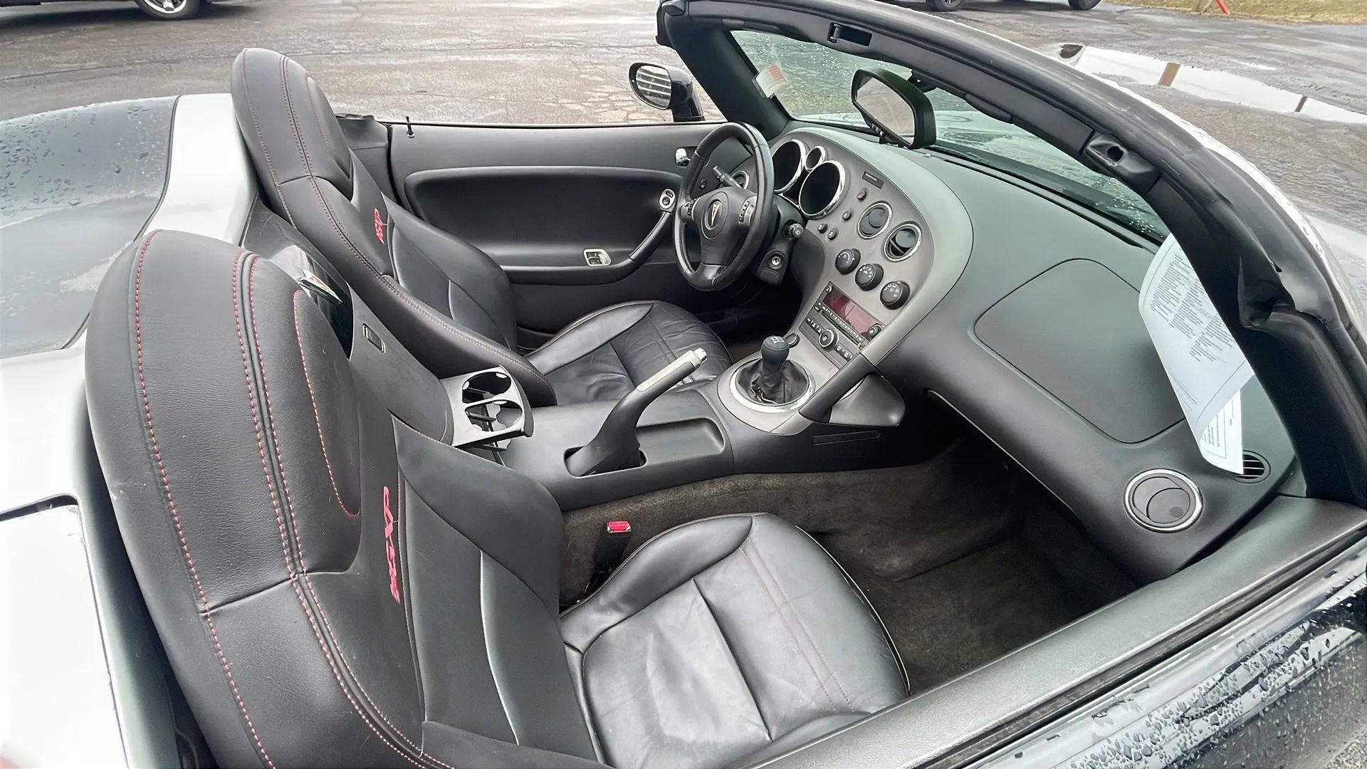 Used 2008 Pontiac Solstice GXP w/ Premium Package image 19