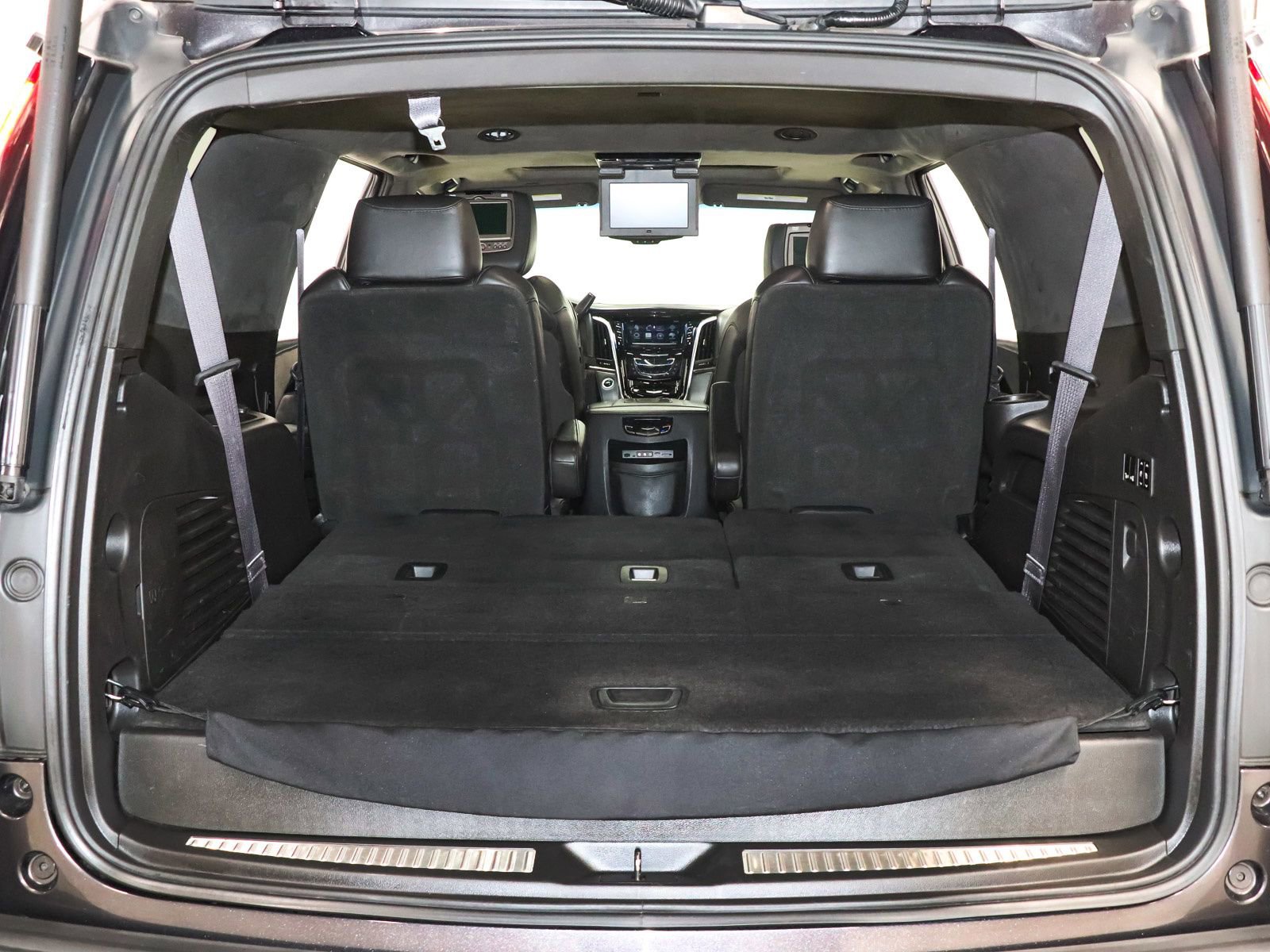 Used 2016 Cadillac Escalade Platinum image 46