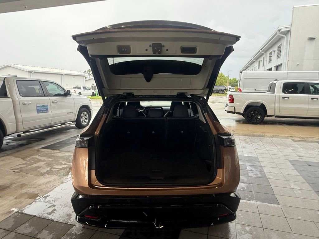 Used 2025 Nissan Ariya Platinum image 35