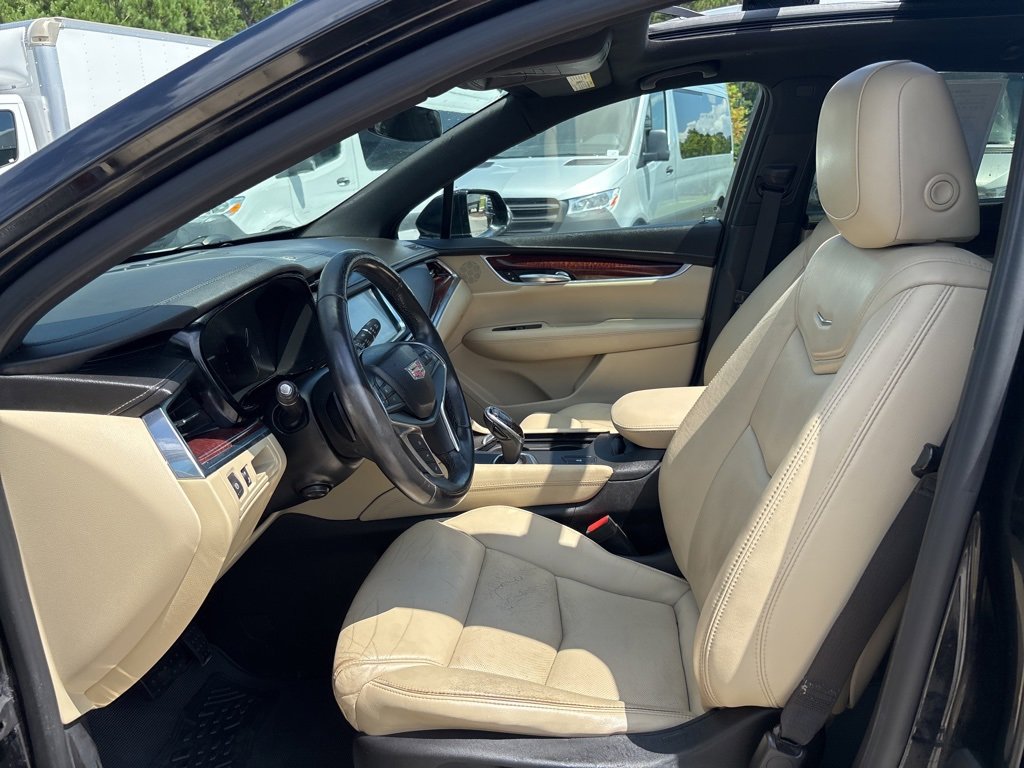 Used 2018 Cadillac XT5 Luxury w/ Driver Awareness Package image 35