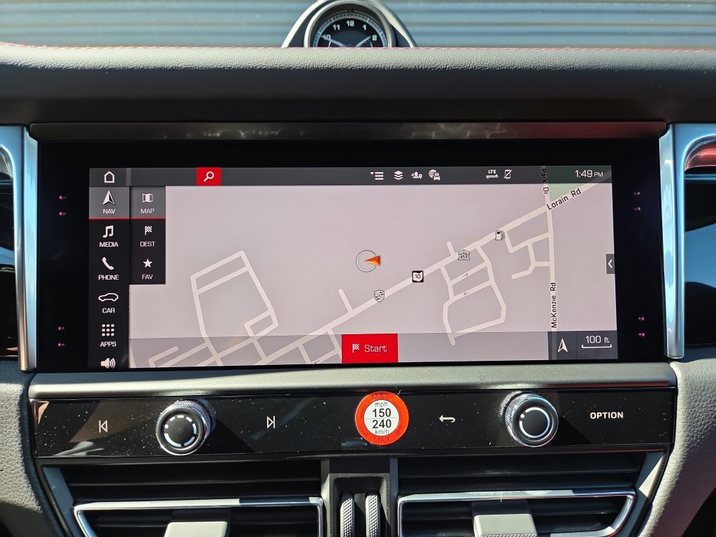 Certified 2026 Porsche Macan AWD/4WD image 11