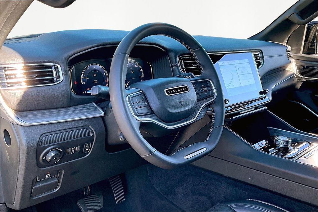 Used 2024 Jeep Wagoneer L Series II w/ Flexible Seating Group image 12