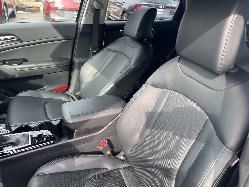Certified 2024 Kia Sportage EX image 5
