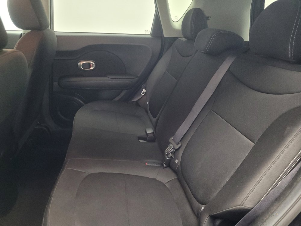 Used 2016 Kia Soul FWD image 18