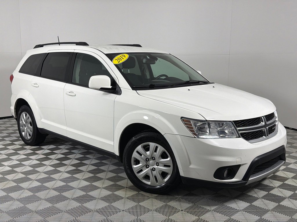 Used 2019 Dodge Journey SE FWD image 2