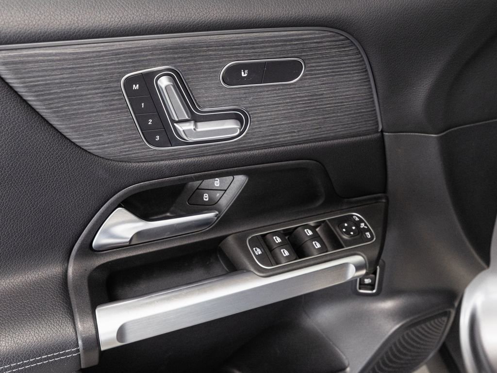 Certified 2023 Mercedes-Benz GLB 250 4MATIC image 6