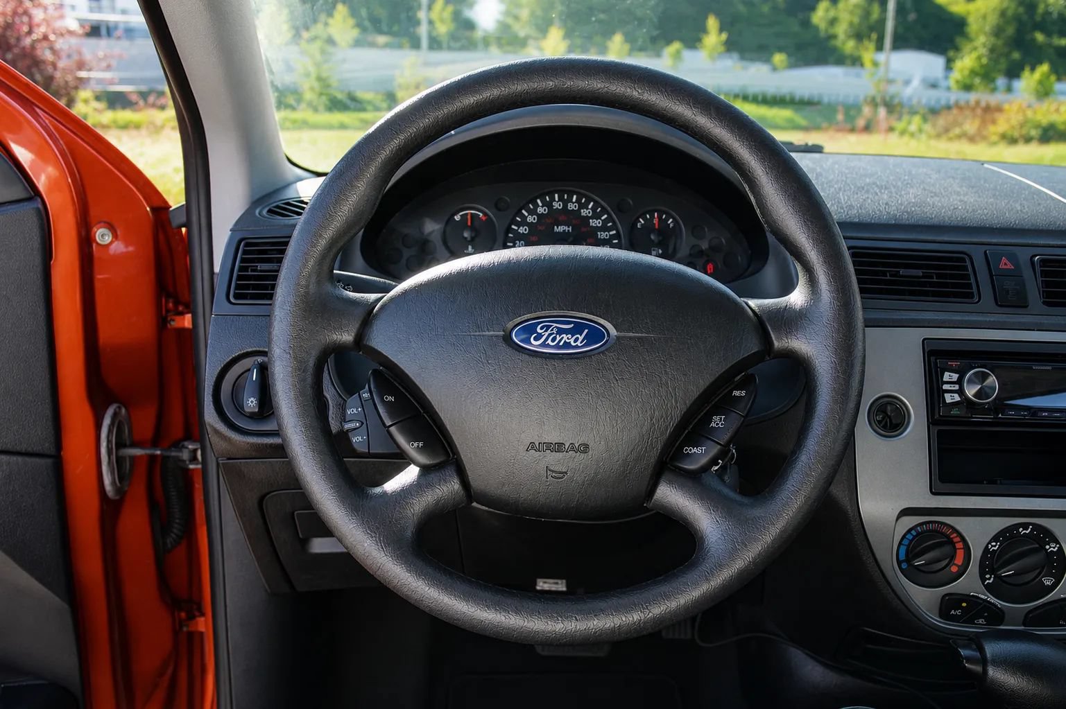 Used 2005 Ford Focus SE FWD image 11