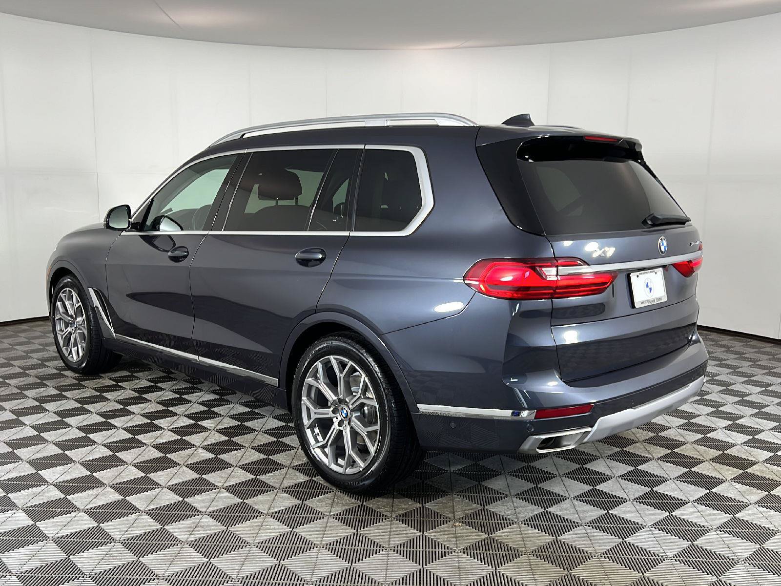 Used 2020 BMW X7 xDrive40i w/ Premium Package AWD/4WD image 5