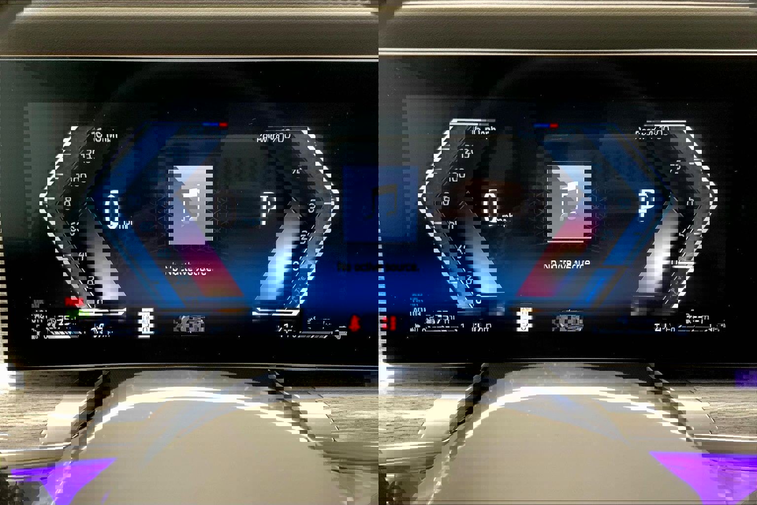 Certified 2024 BMW 750e xDrive w/ Executive Package AWD/4WD image 19