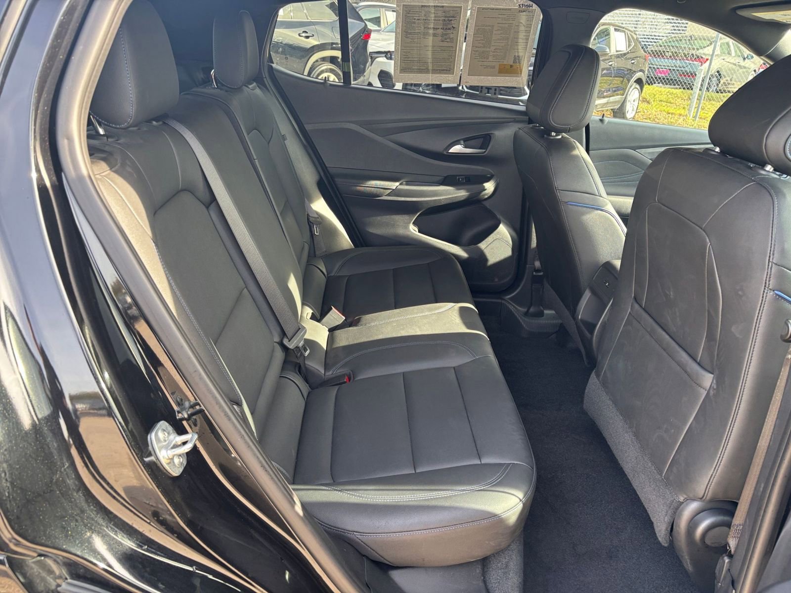 Used 2025 Buick Envista Sport Touring image 23