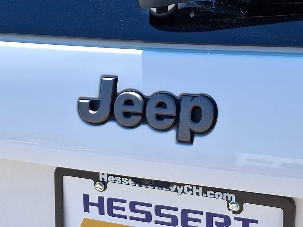 Used 2022 Jeep Cherokee Trailhawk w/ Premium Leather Package AWD/4WD image 31