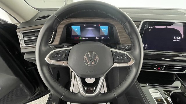 Used 2024 Volkswagen Atlas SEL Premium R-Line image 37