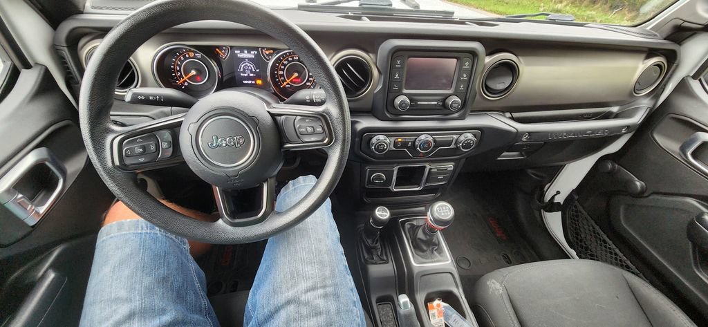Used 2019 Jeep Wrangler Unlimited Sport AWD/4WD image 4