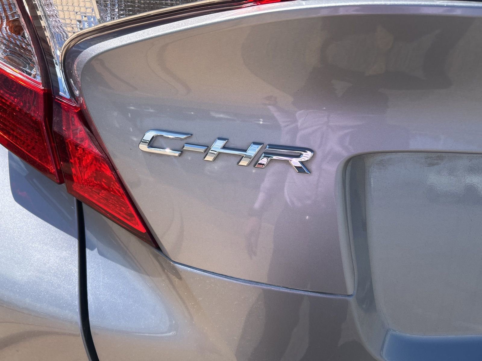 Used 2020 Toyota C-HR XLE FWD image 10