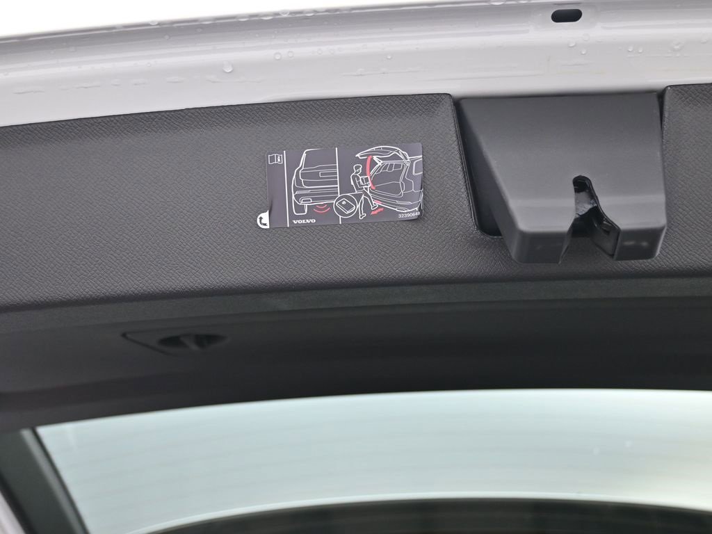 New 2026 Volvo XC90 B6 Plus w/ Protection Package Premier image 32