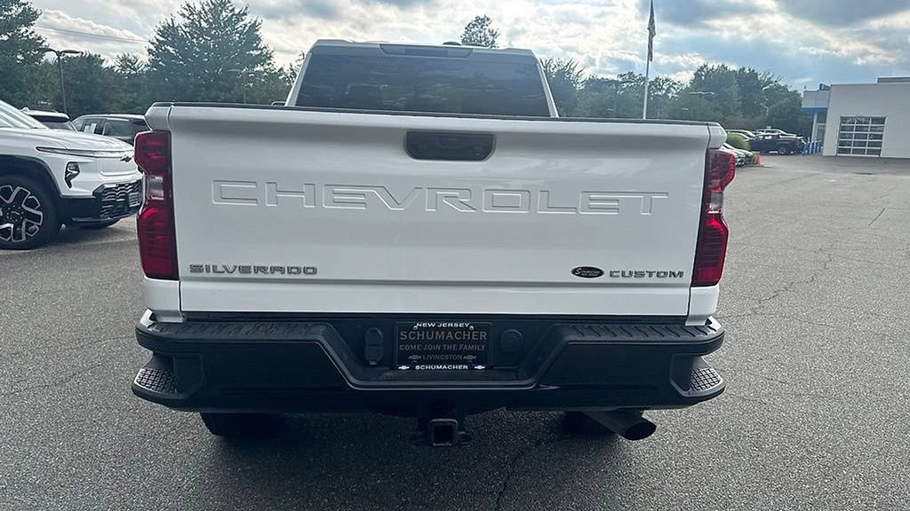 Used 2021 Chevrolet Silverado 2500 Custom w/ Custom Value Package AWD/4WD image 5