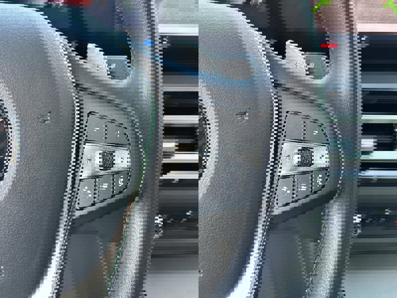 Used 2023 BMW 230i Coupe w/ Premium Package image 25