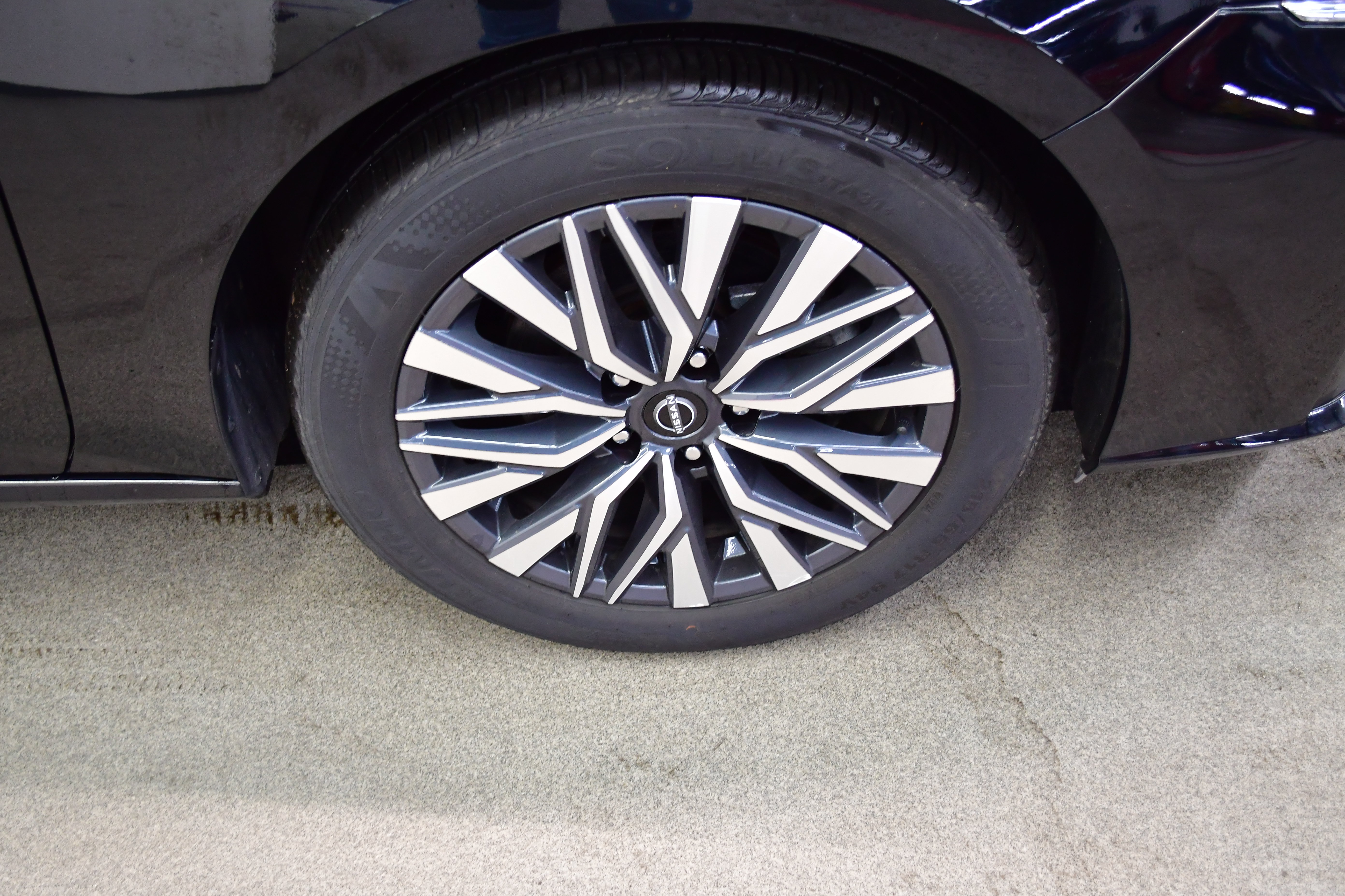 Used 2025 Nissan Altima 2.5 SV FWD image 34