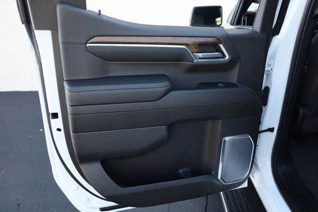 Used 2023 Chevrolet Silverado 1500 High Country w/ Technology Package image 17