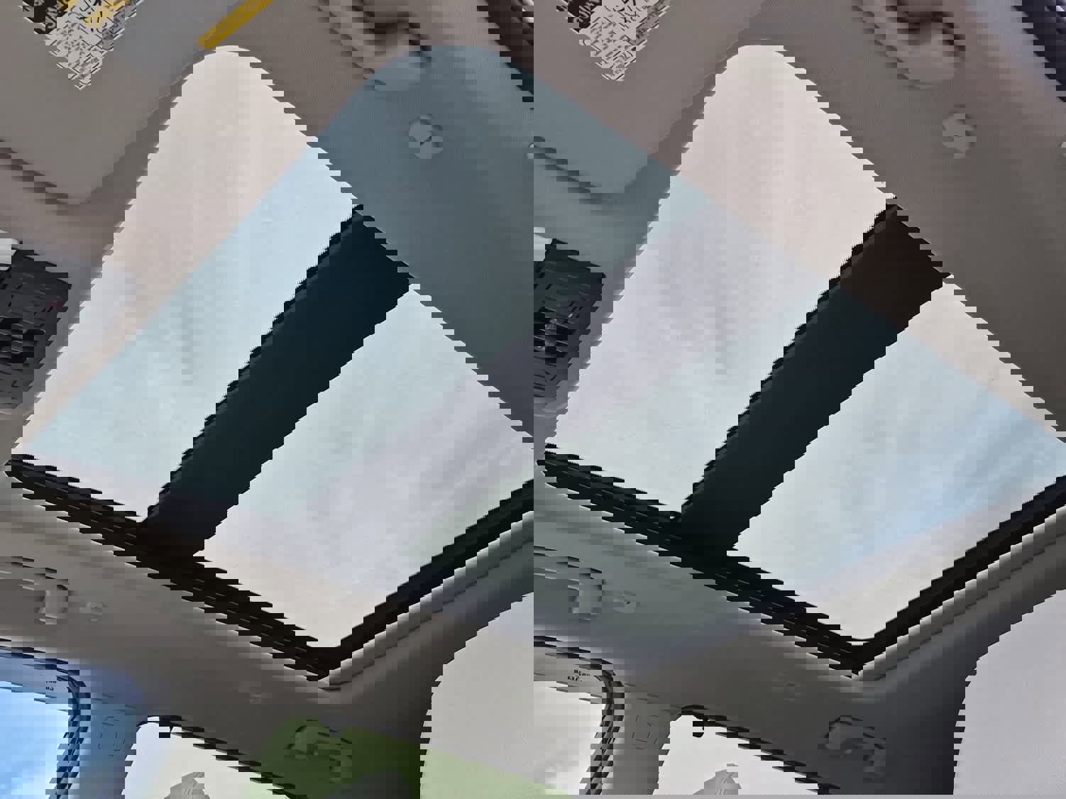 Used 2024 Nissan Rogue SL w/ SL Premium Package image 12