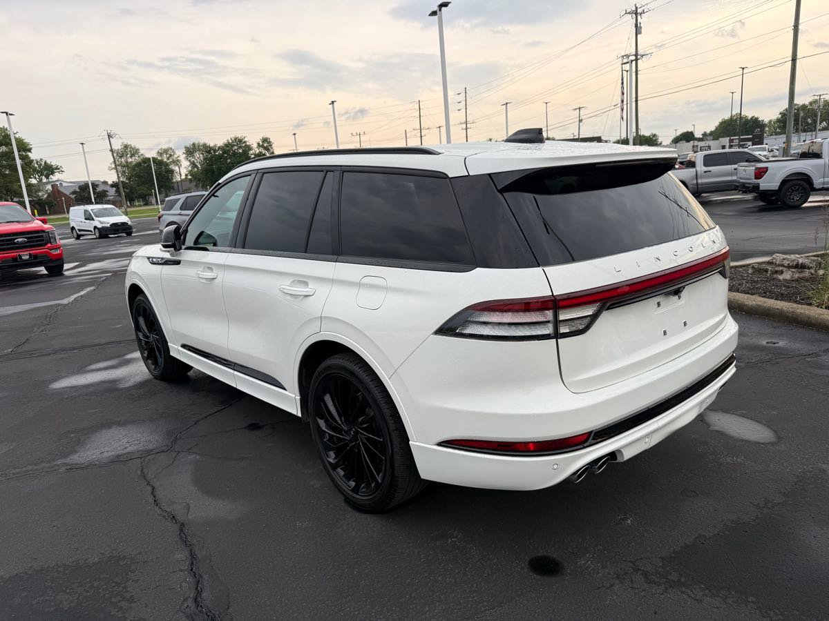 Used 2025 Lincoln Aviator Reserve w/ Equipment Group 201A AWD/4WD image 4