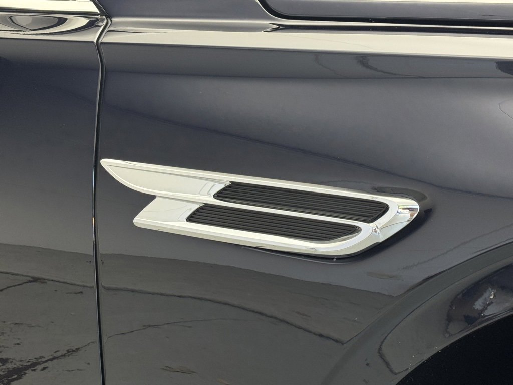 New 2026 Bentley Flying Spur Azure image 34