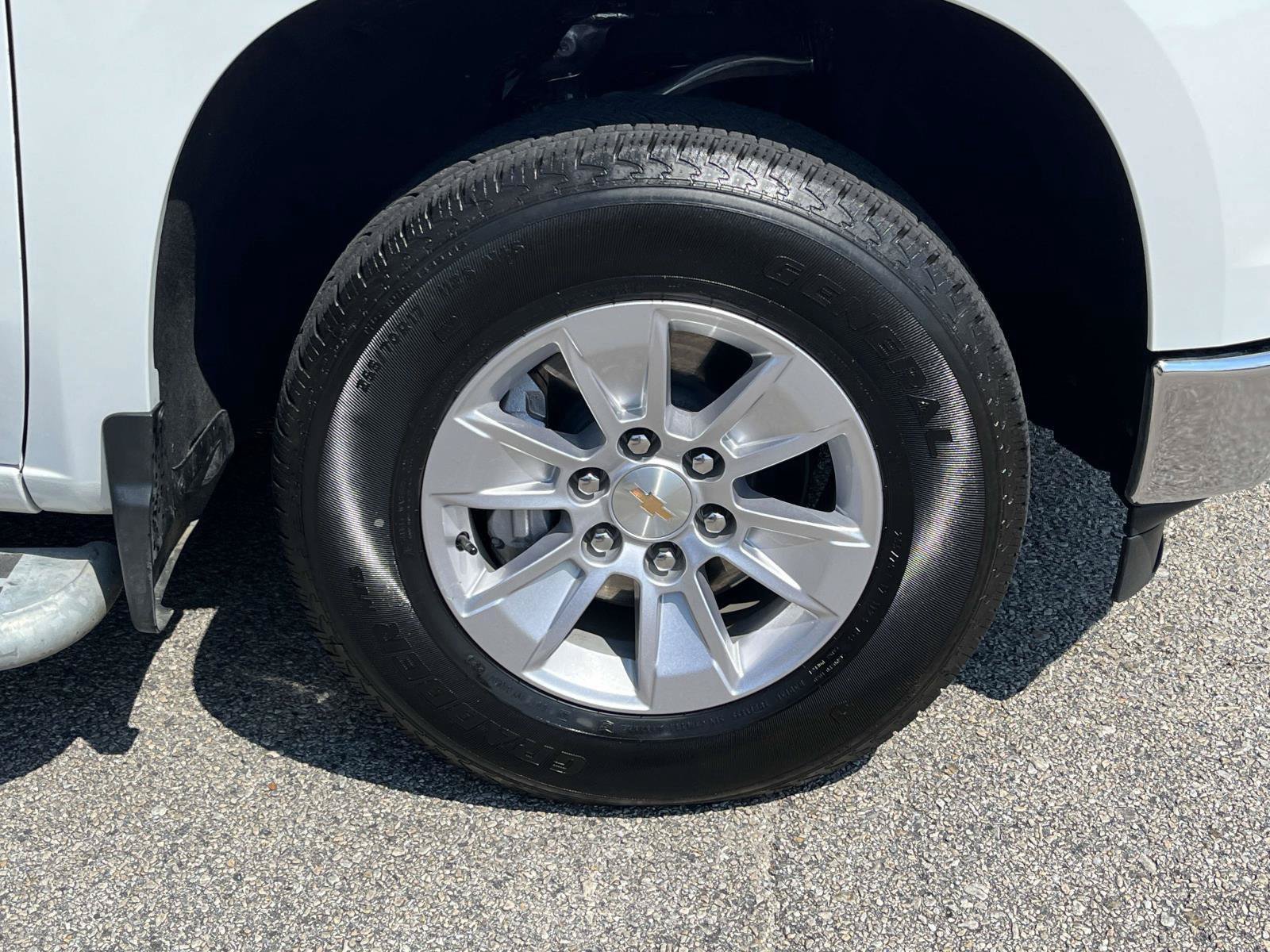 Used 2025 Chevrolet Silverado 1500 W/T RWD image 9
