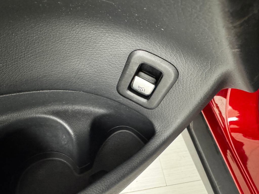 Used 2020 Mercedes-Benz GLC 300 4MATIC image 24