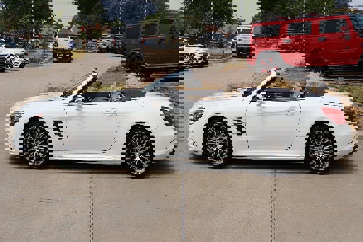 Used 2017 Mercedes-Benz SL 550 w/ Driver Assistance Package image 6