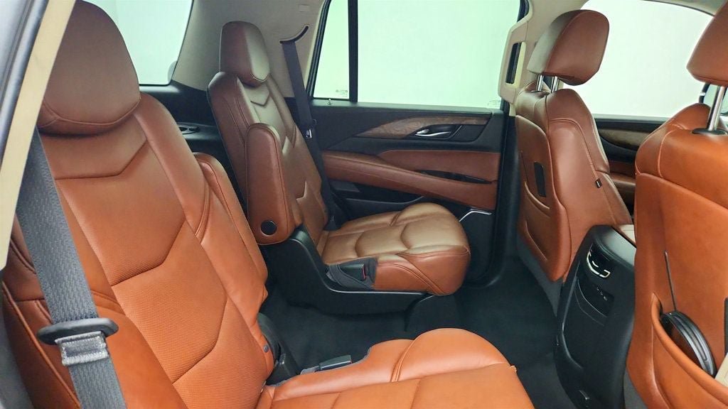 Used 2019 Cadillac Escalade Premium Luxury AWD/4WD image 26
