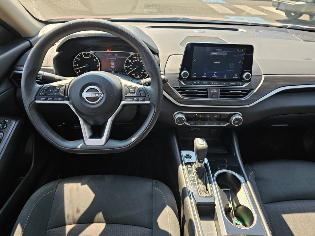 Used 2024 Nissan Altima 2.5 SV FWD image 18