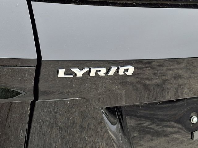 New 2026 Cadillac Lyriq Signature Luxury AWD/4WD image 17