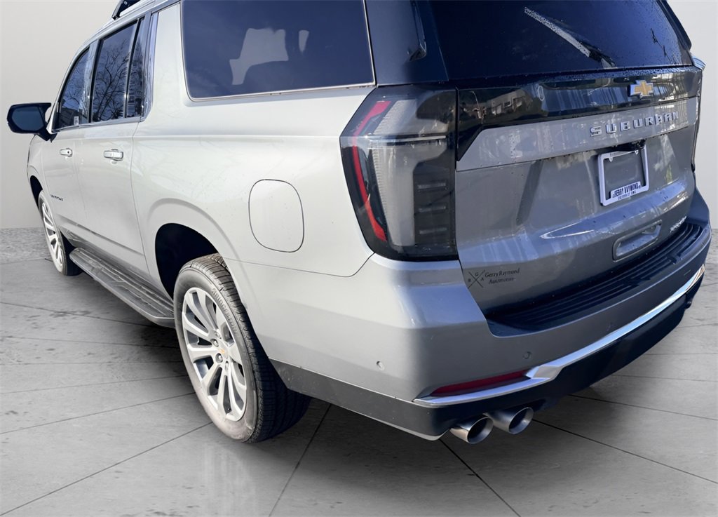 New 2026 Chevrolet Suburban Premier image 8