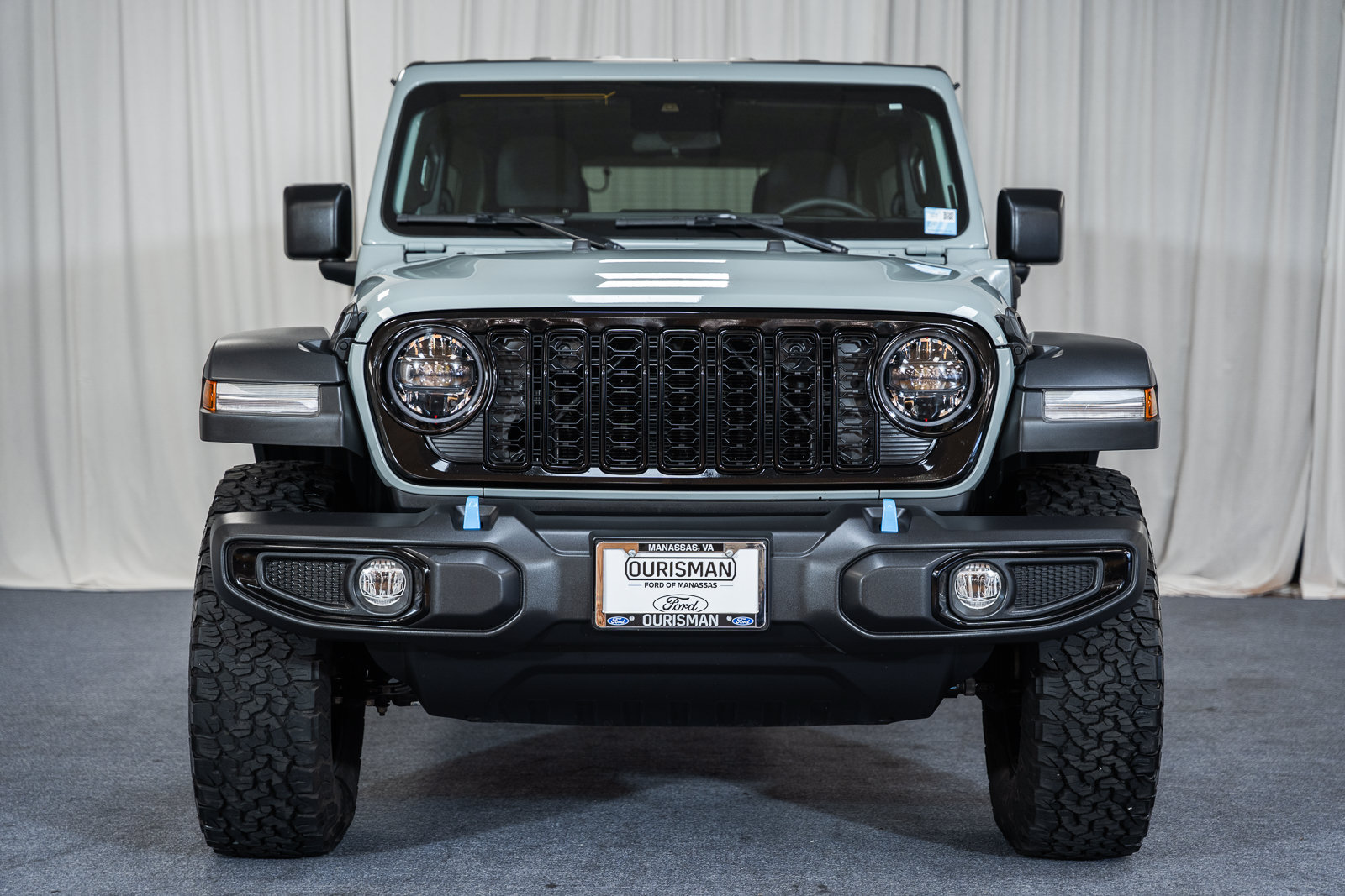 Used 2024 Jeep Wrangler Unlimited AWD/4WD image 2