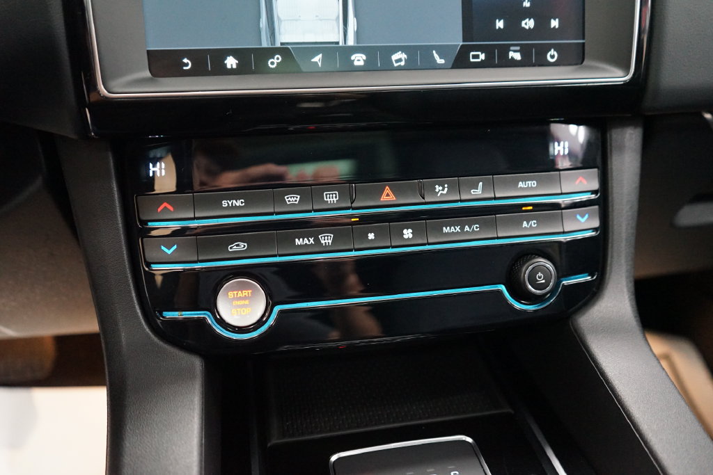 Used 2020 Jaguar F-PACE Premium AWD/4WD image 38
