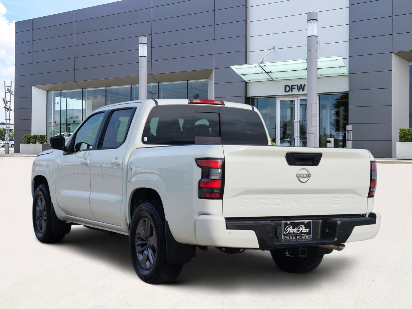 Used 2025 Nissan Frontier SV w/ SV Convenience Package image 4