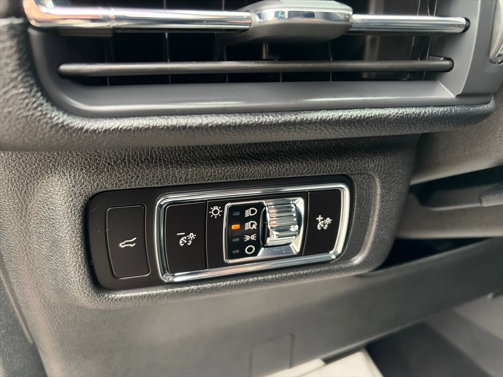 Used 2023 Lincoln Corsair Standard image 24