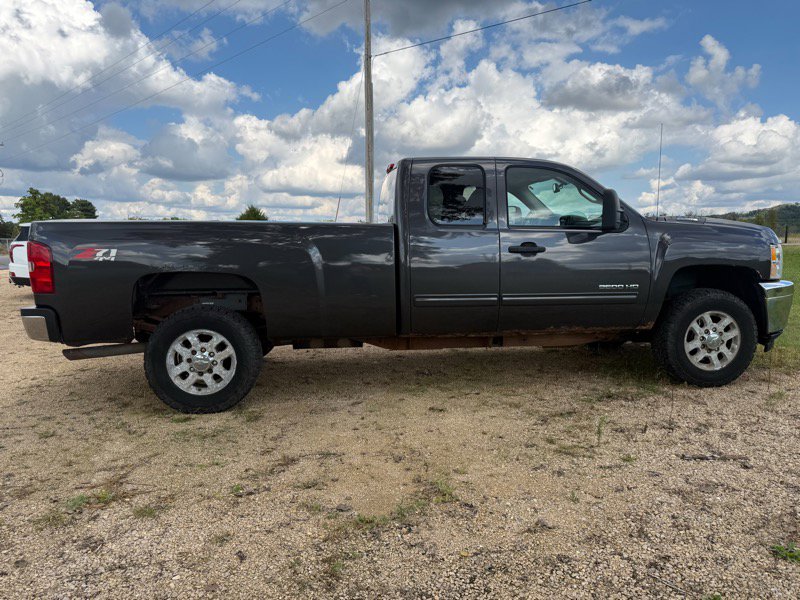 Used 2011 Chevrolet Silverado 3500 LT w/ Interior Plus Package image 8