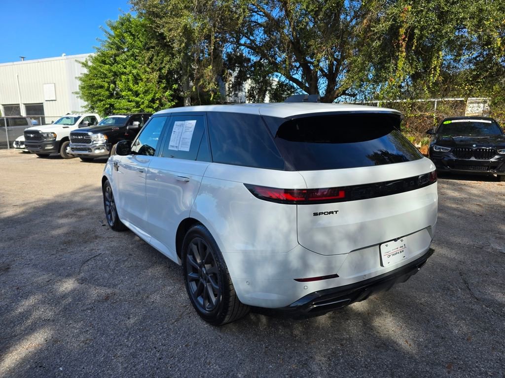 Used 2024 Land Rover Range Rover Sport Dynamic SE image 4