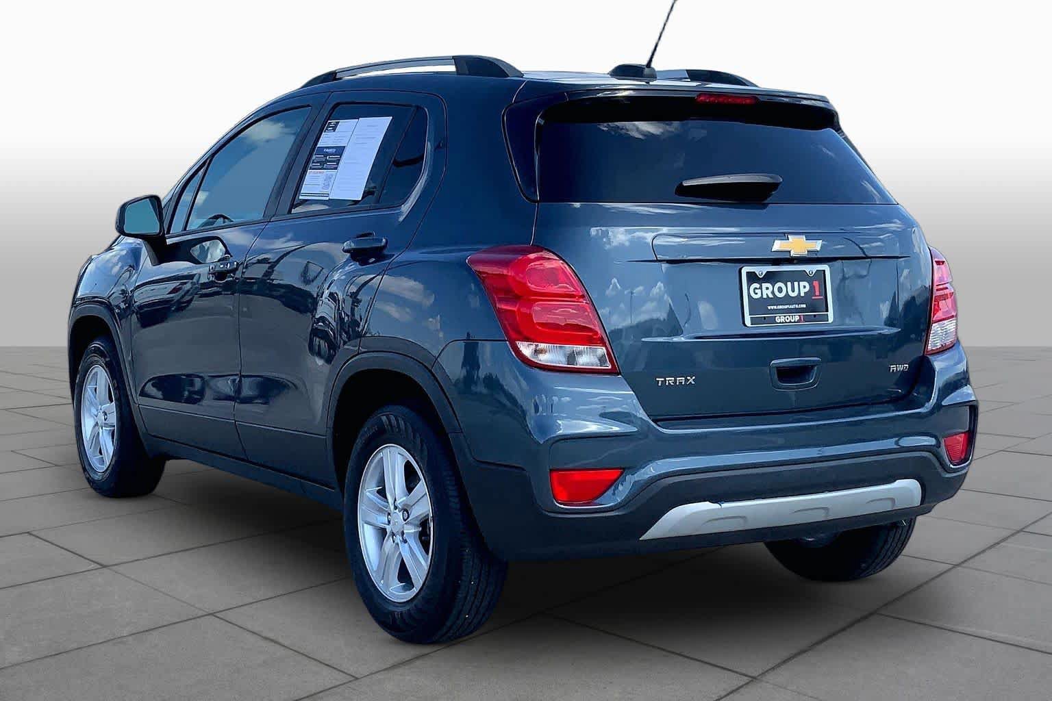Used 2022 Chevrolet Trax LT w/ LT Convenience Package AWD/4WD image 12