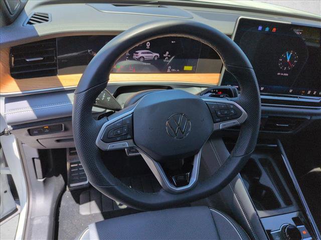 New 2026 Volkswagen Tiguan SEL R-Line AWD/4WD image 11