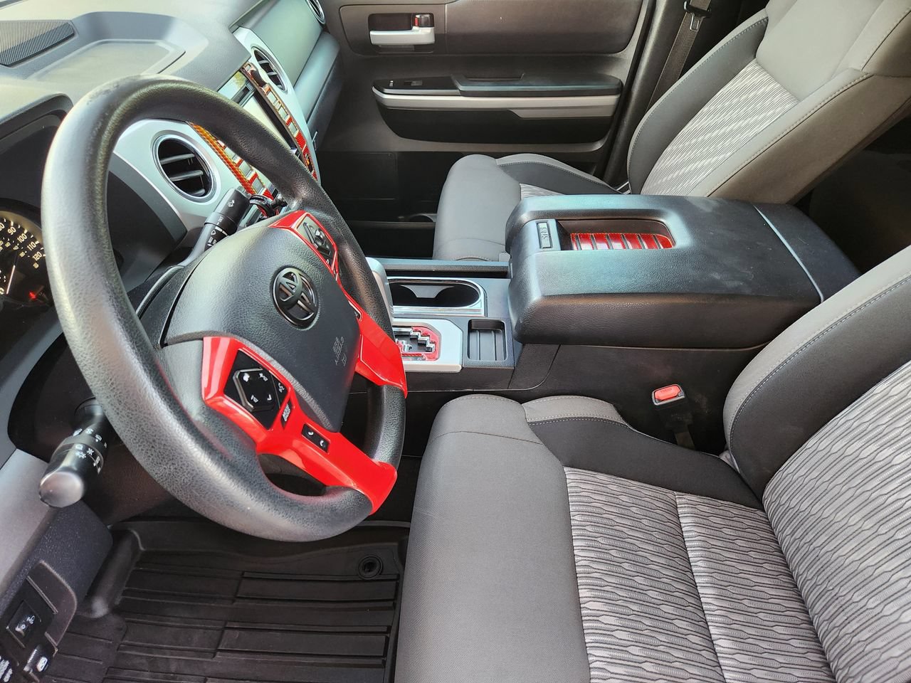 Used 2018 Toyota Tundra SR5 w/ SR5 Upgrade Package RWD image 12