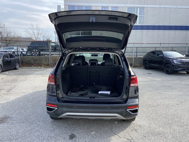 Used 2022 Volkswagen Taos SE image 31