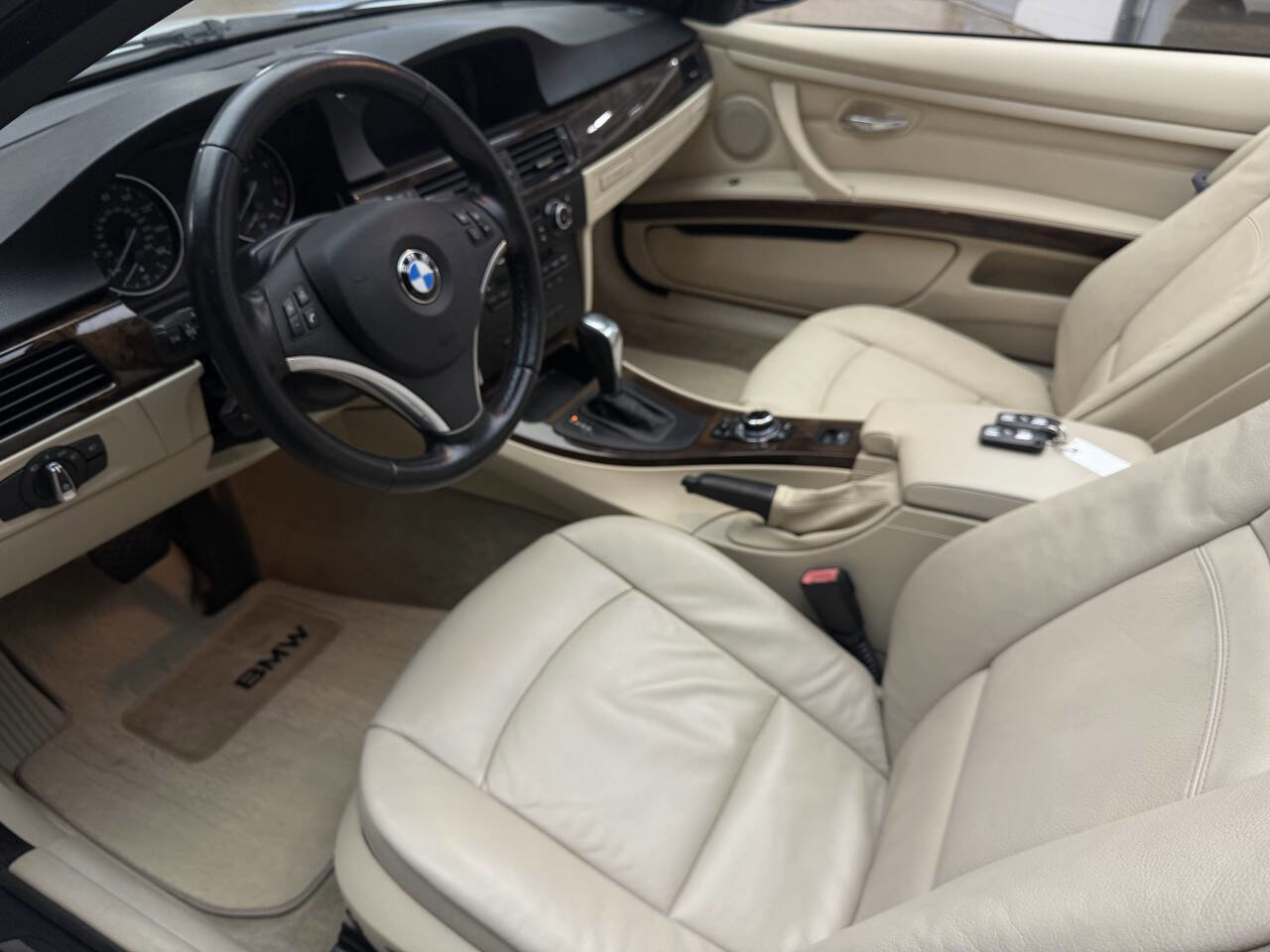 Used 2011 BMW 328i Convertible image 15