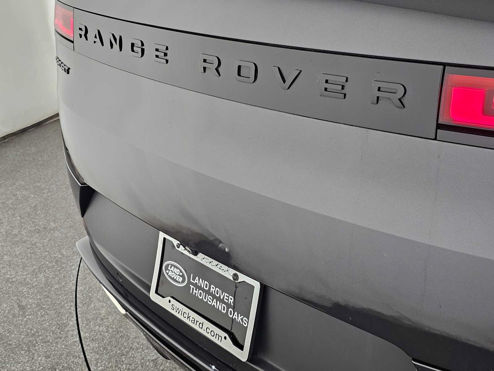 Used 2023 Land Rover Range Rover Sport SE AWD/4WD image 13