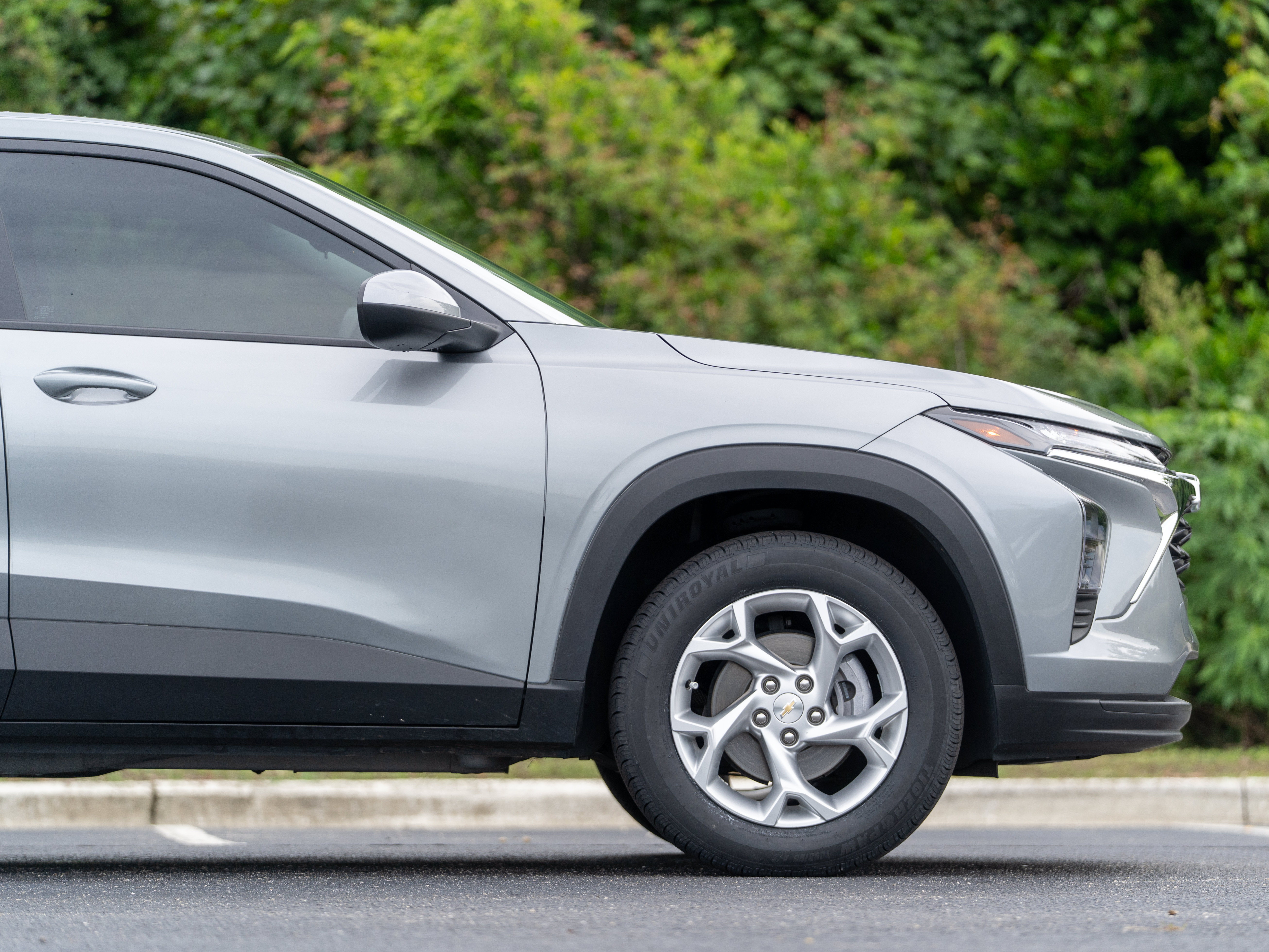 Used 2025 Chevrolet Trax LS w/ LS Convenience Package FWD image 7
