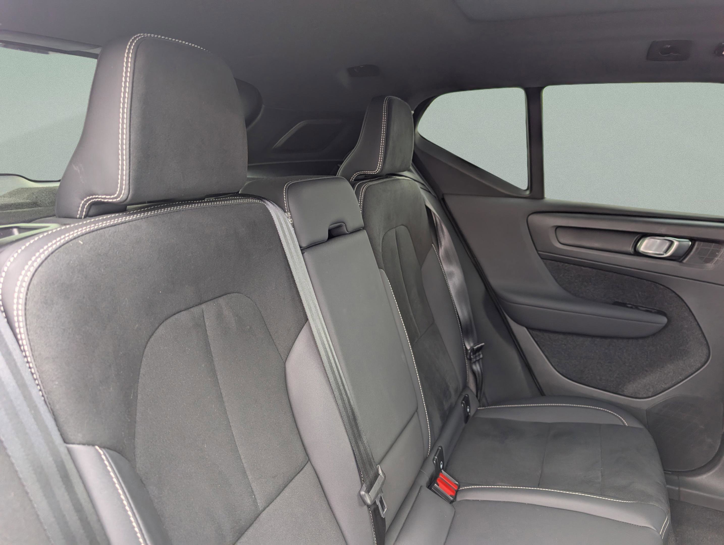 Used 2023 Volvo XC40 Recharge Ultimate w/ Protection Package Premier image 21