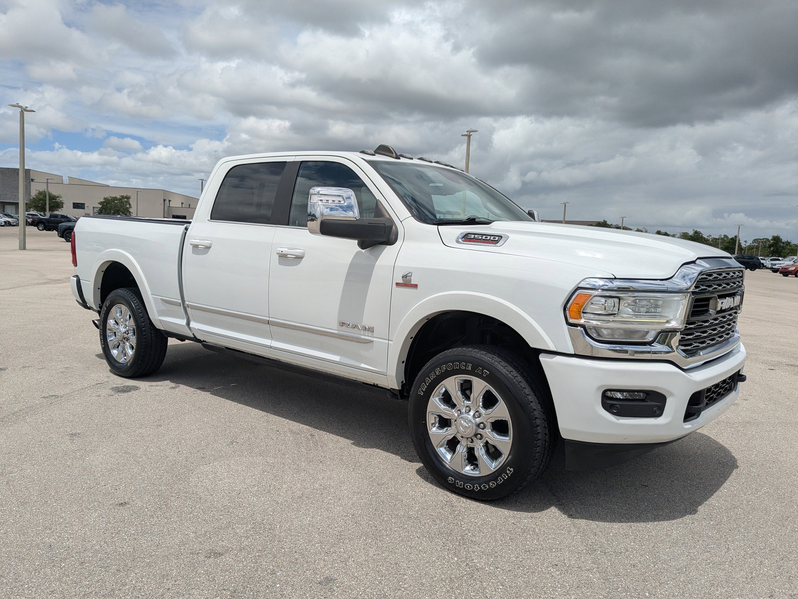 Used 2024 RAM 3500 Limited image 2