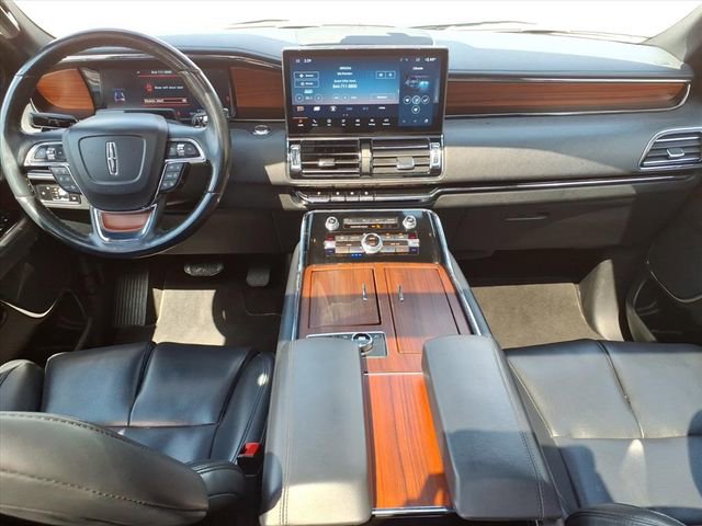 Used 2024 Lincoln Navigator Premiere AWD/4WD image 12