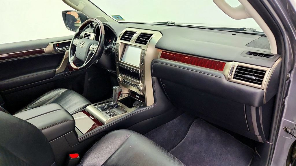 Used 2018 Lexus GX 460 Premium w/ Premium Package AWD/4WD image 27